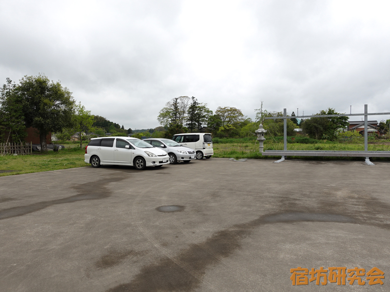 弘行寺の駐車場
