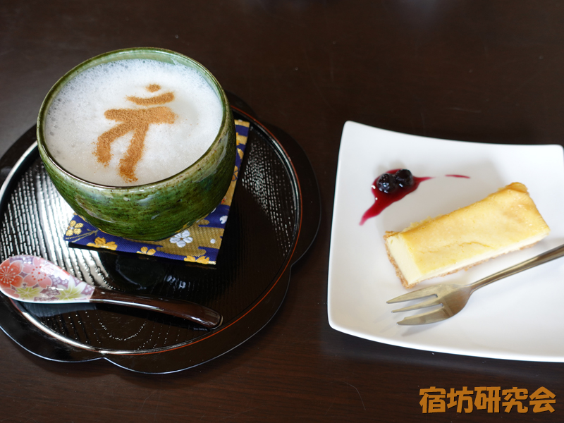 弘行寺のお寺カフェそわかチーズケーキと梵字ラテ