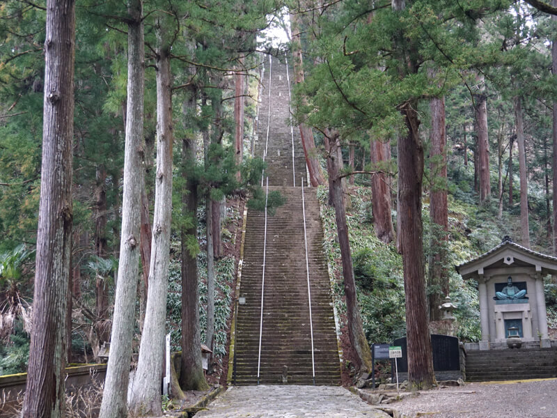 身延山の菩提梯