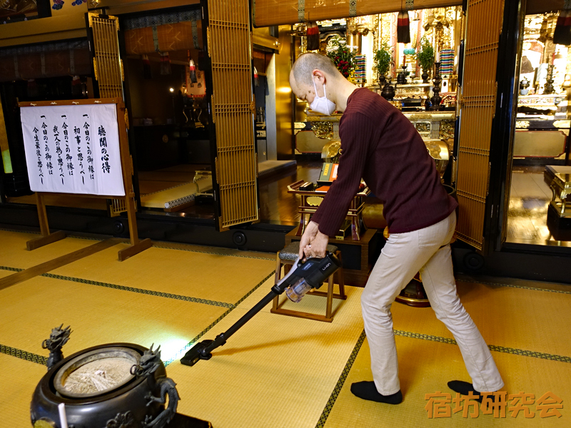 満行寺の掃除