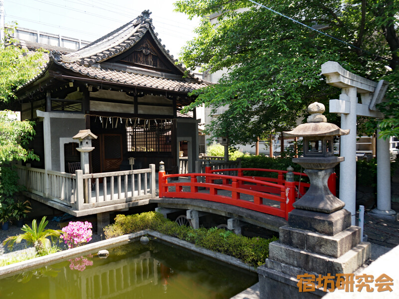 六孫王神社の誕生水弁財天社