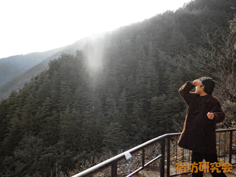 神護寺の『かわらけ投げ』