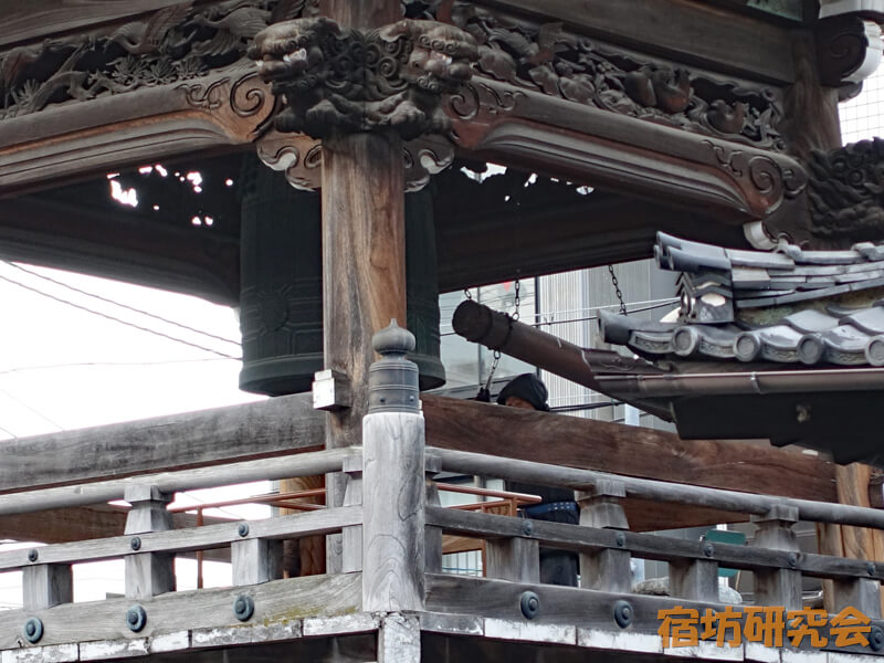 佛光寺の朝の鐘撞き
