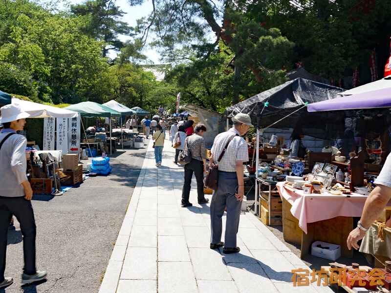 ござれ市（がらくた市）